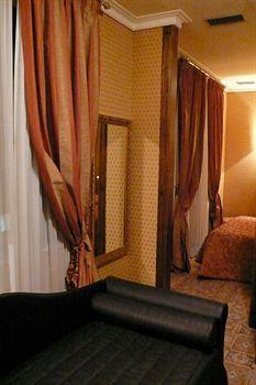 Oceania Hotel