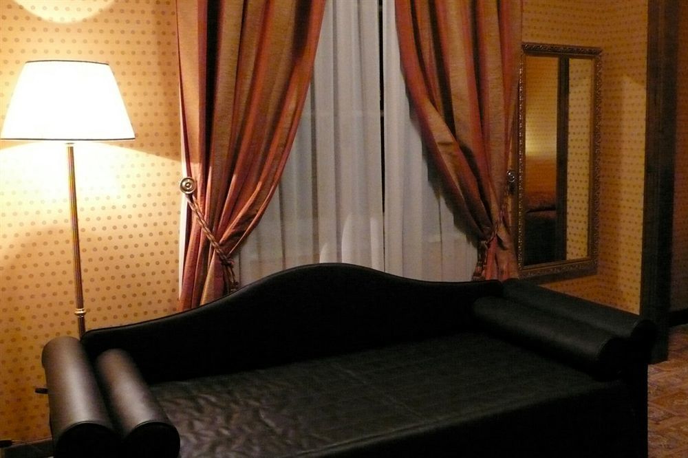Oceania Hotel